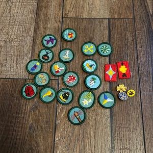 Girl Scout patches and pins bundle(23)